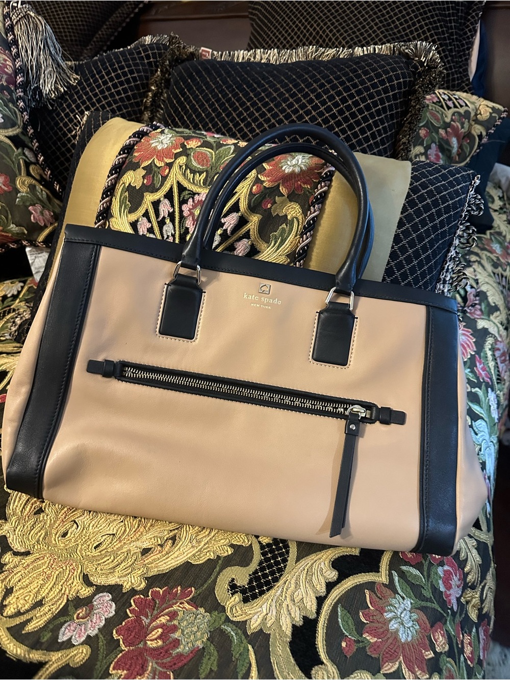kate spade Two-Tone Beige and Black Leather Satchel. LIKE NEW!!